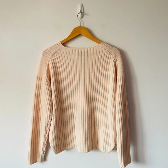 Aritzia Wilfred Free 100% Merino Wool Ribbed Knit V Neck Sweater Cream Sz Small - Picture 4 of 6